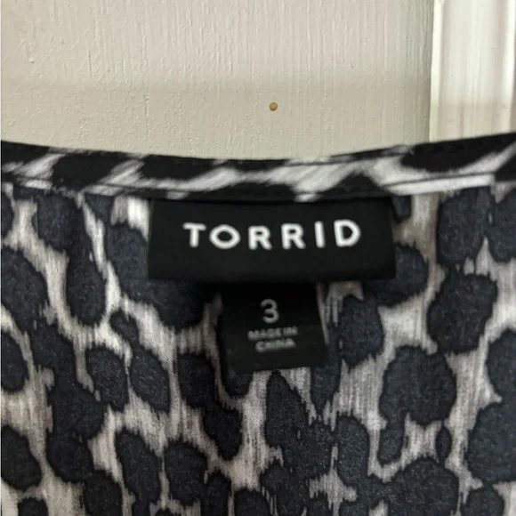 Torrid Black and White Leopard Print Blouse - Picture 2 of 3